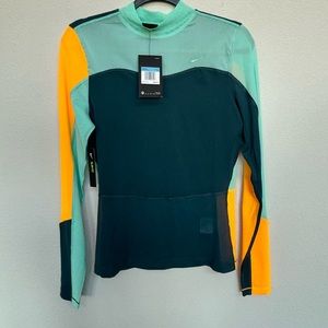 Nike pro hypercool performance fabric NWT